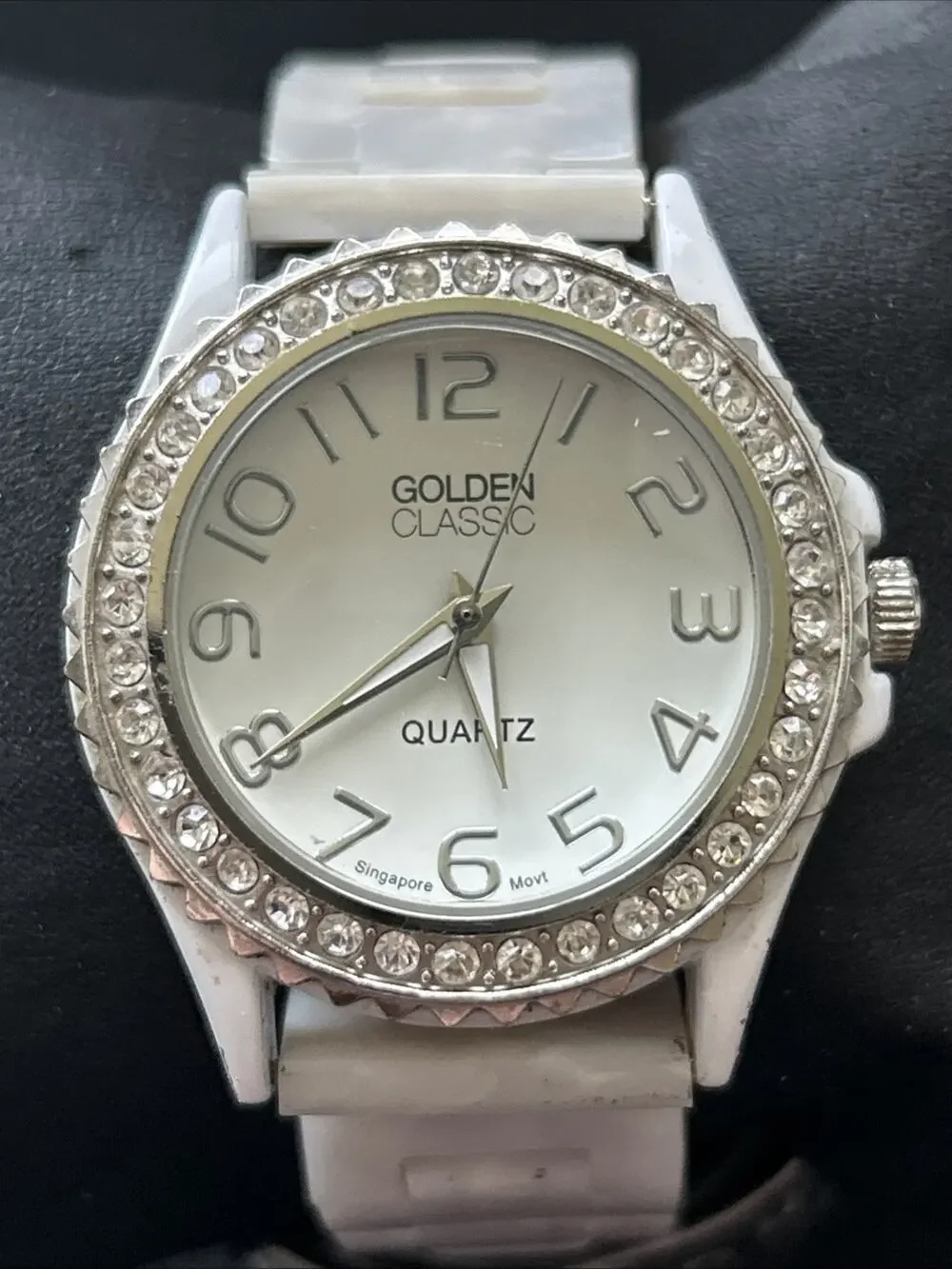 Golden Classic White Case And Band Women’s Quartz Watch